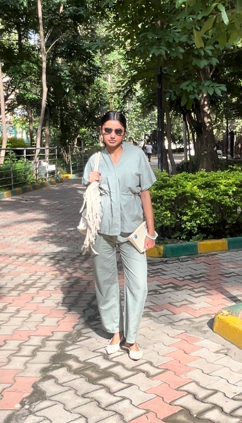 Tes Top in Sage Linen